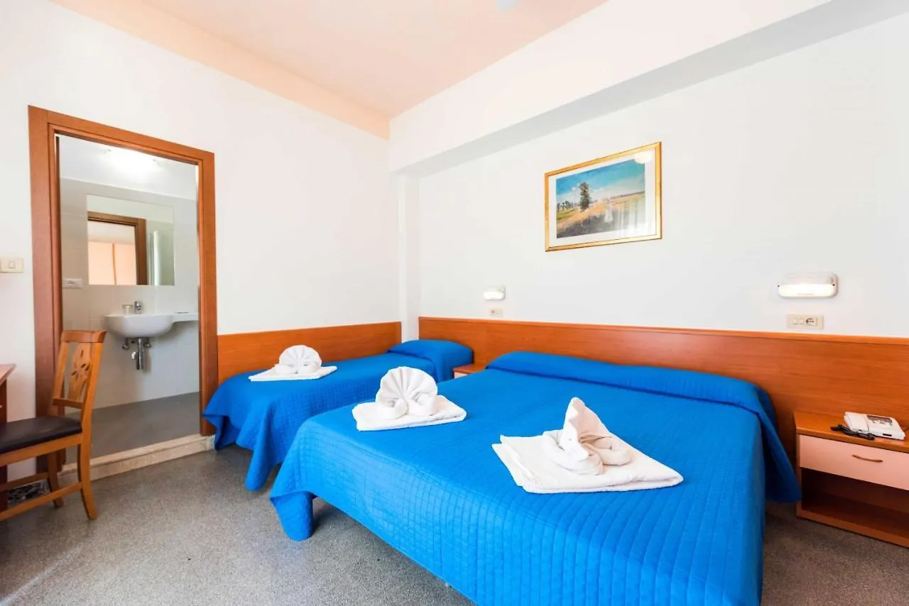 Hotel Pacific Римини